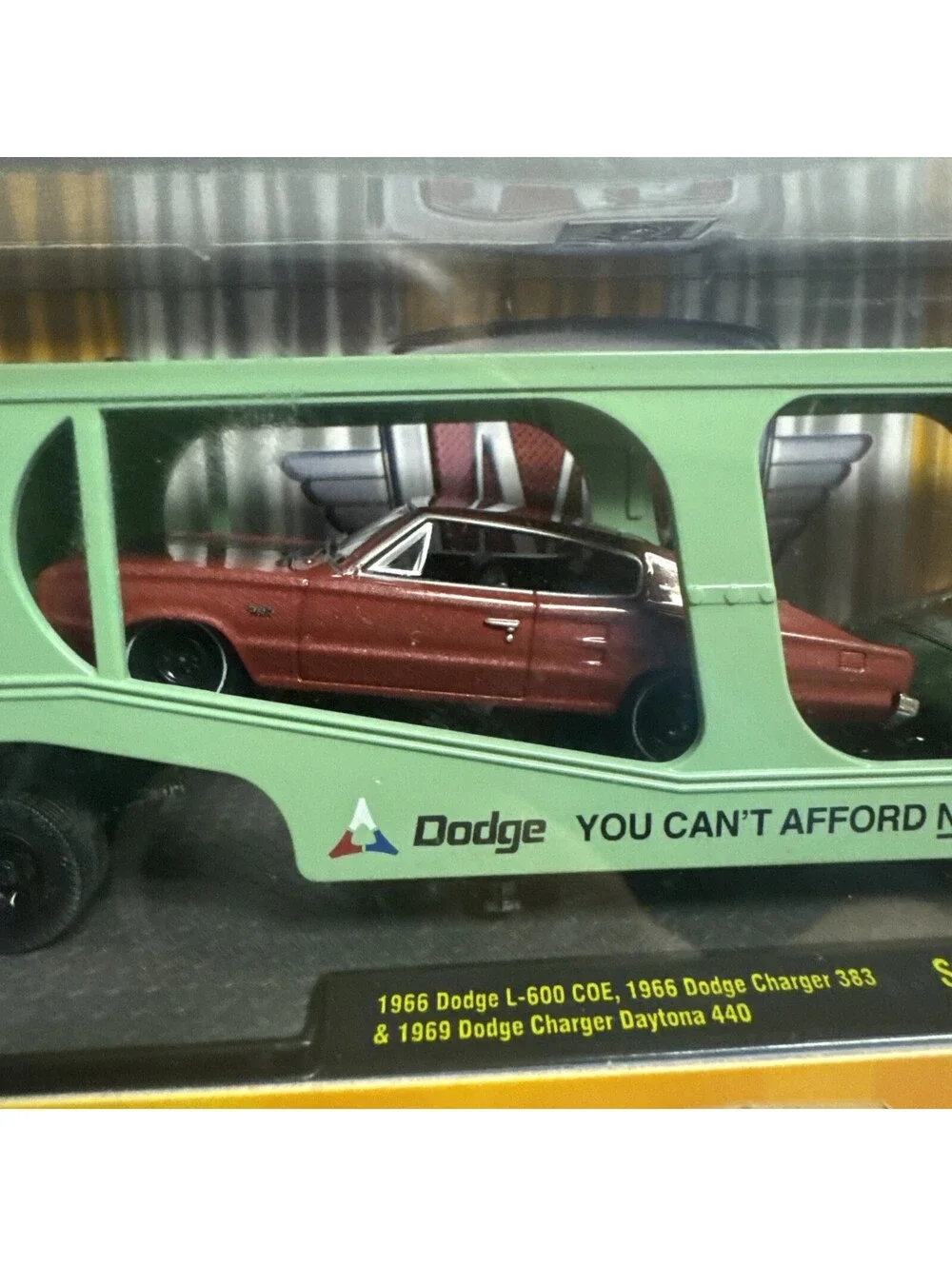 1:64 M2 Auto-Haulers 1966 Dodge L-600 COE 1966 Charger 383 1969 Charger Daytona